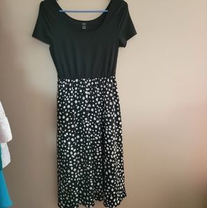 🛍 (3 for $20) Shein Black and white spots Size Medium